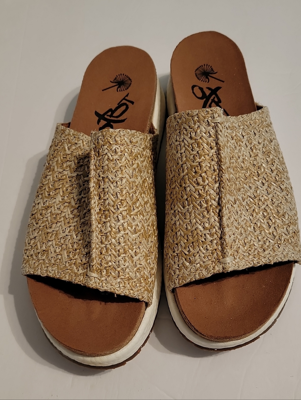 OTBT Women's Wayside Platform Slides Size  8.5  NWOT